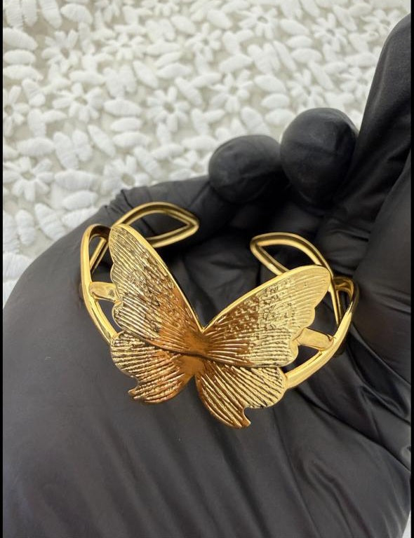 Gold Butterfly Cuff Bracelet – Elegant Designer Open Bangle for Women