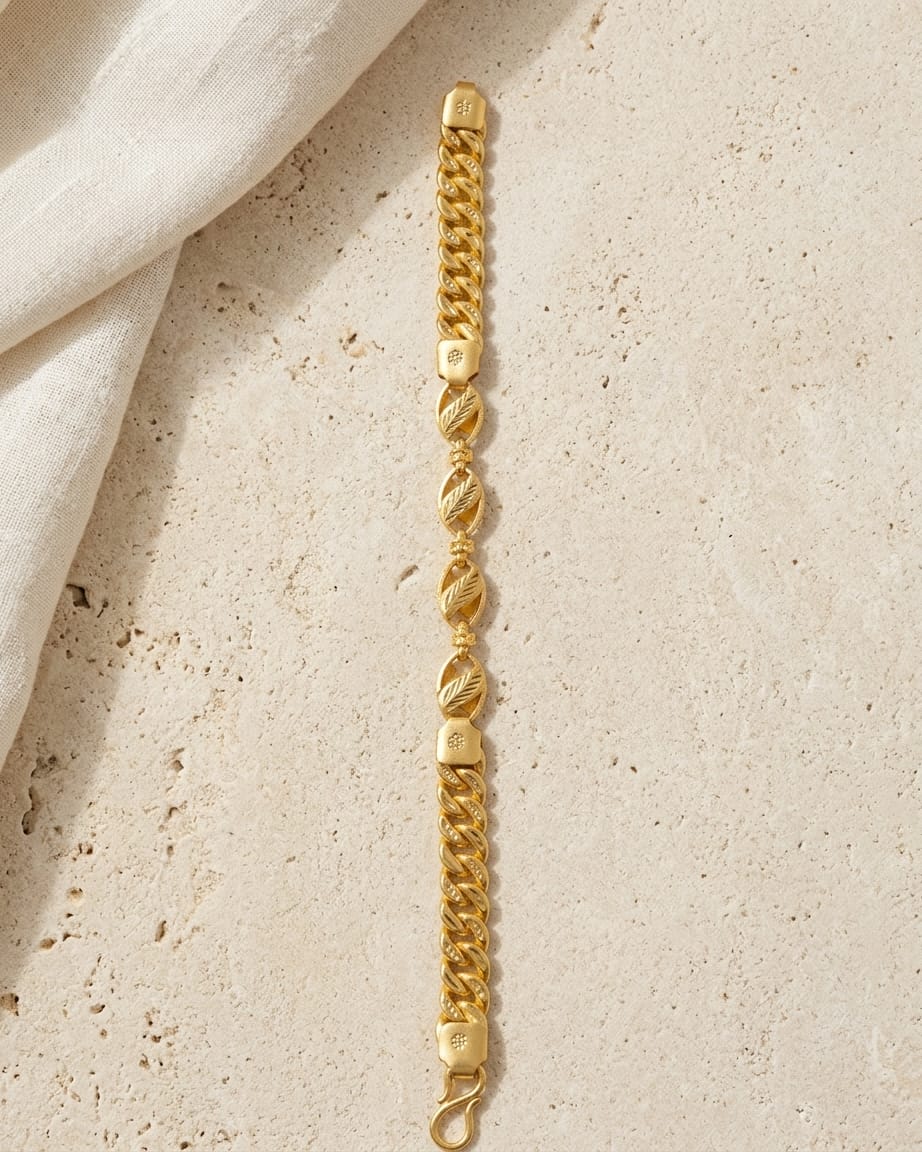 Royal Leaf Link Gold Bracelet