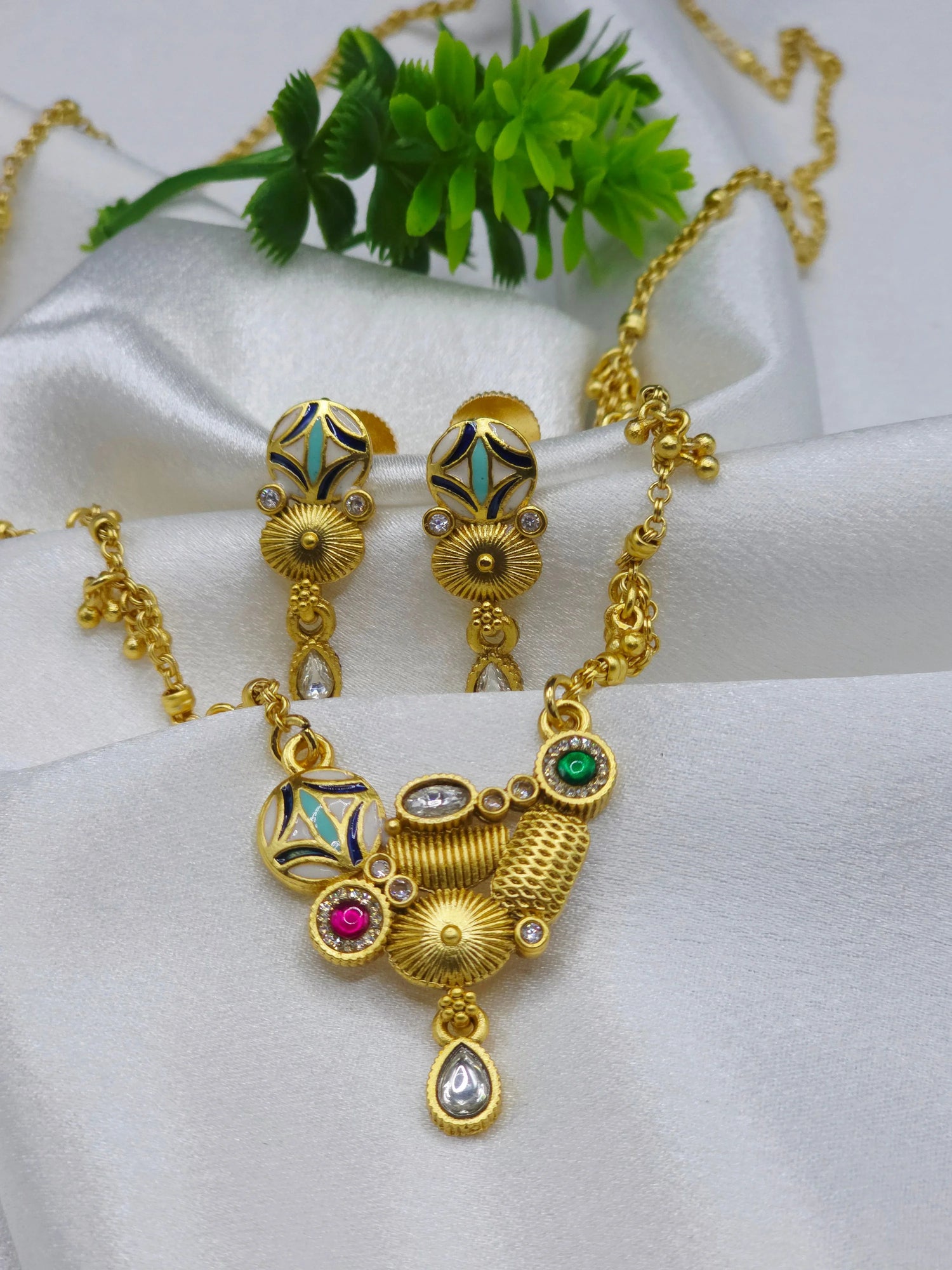 Chain-Pendant - Artisanal Jewellery