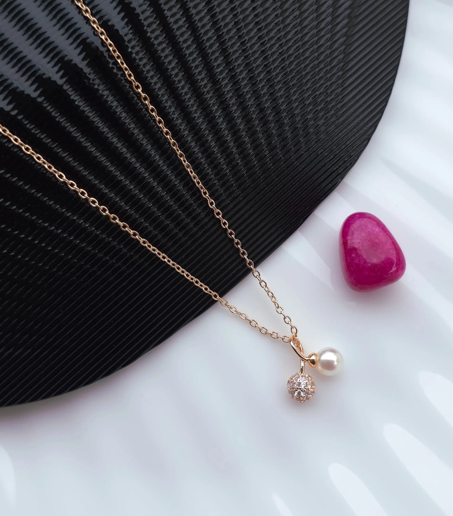 Pearlnova gold Necklace - Artisanal Jewellery