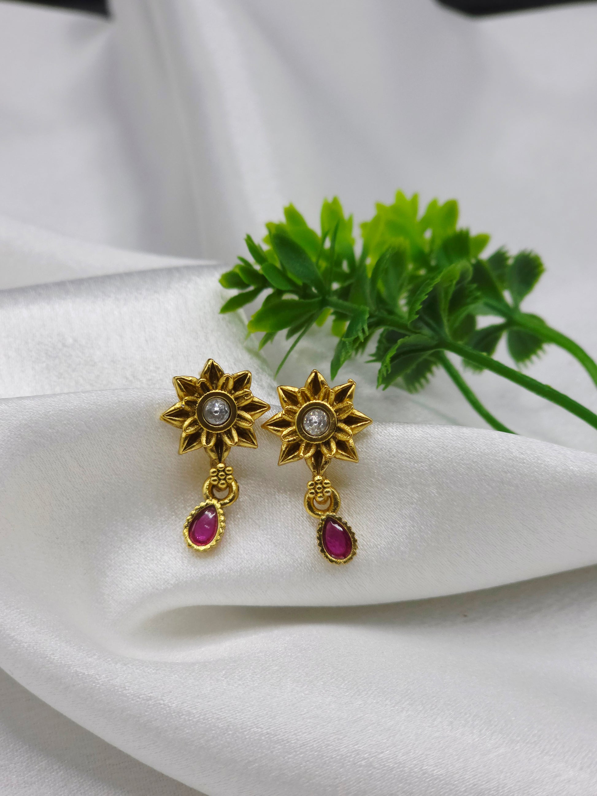 Acacia Swarovski Jadtar 18K Gold-Plated Chain-Pendant | Artisanal Jewellery - Artisanal Jewellery