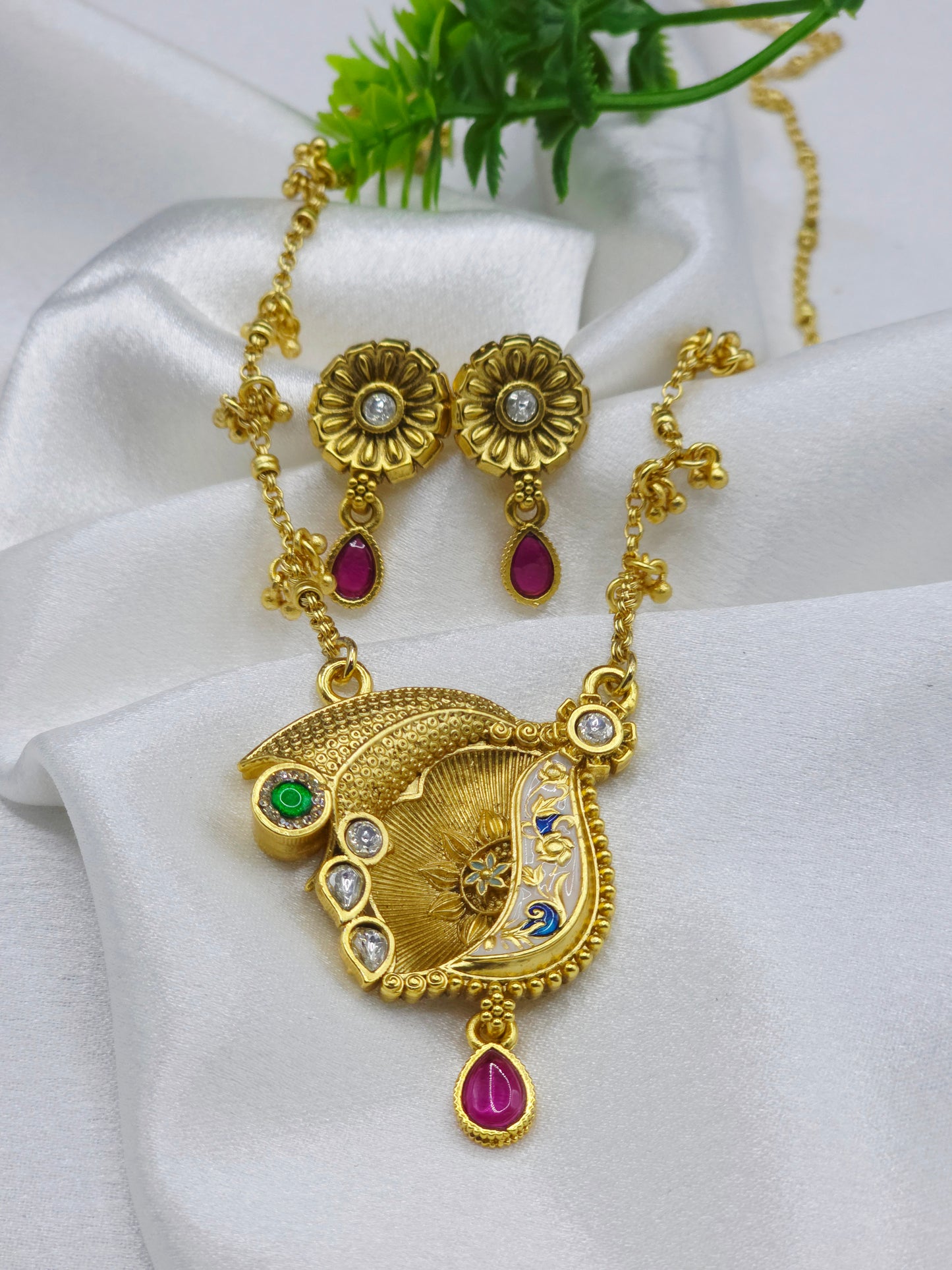 Pamela Swarovski Jadtar 18K Gold-Plated Chain-Pendant | Artisanal Jewellery - Artisanal Jewellery