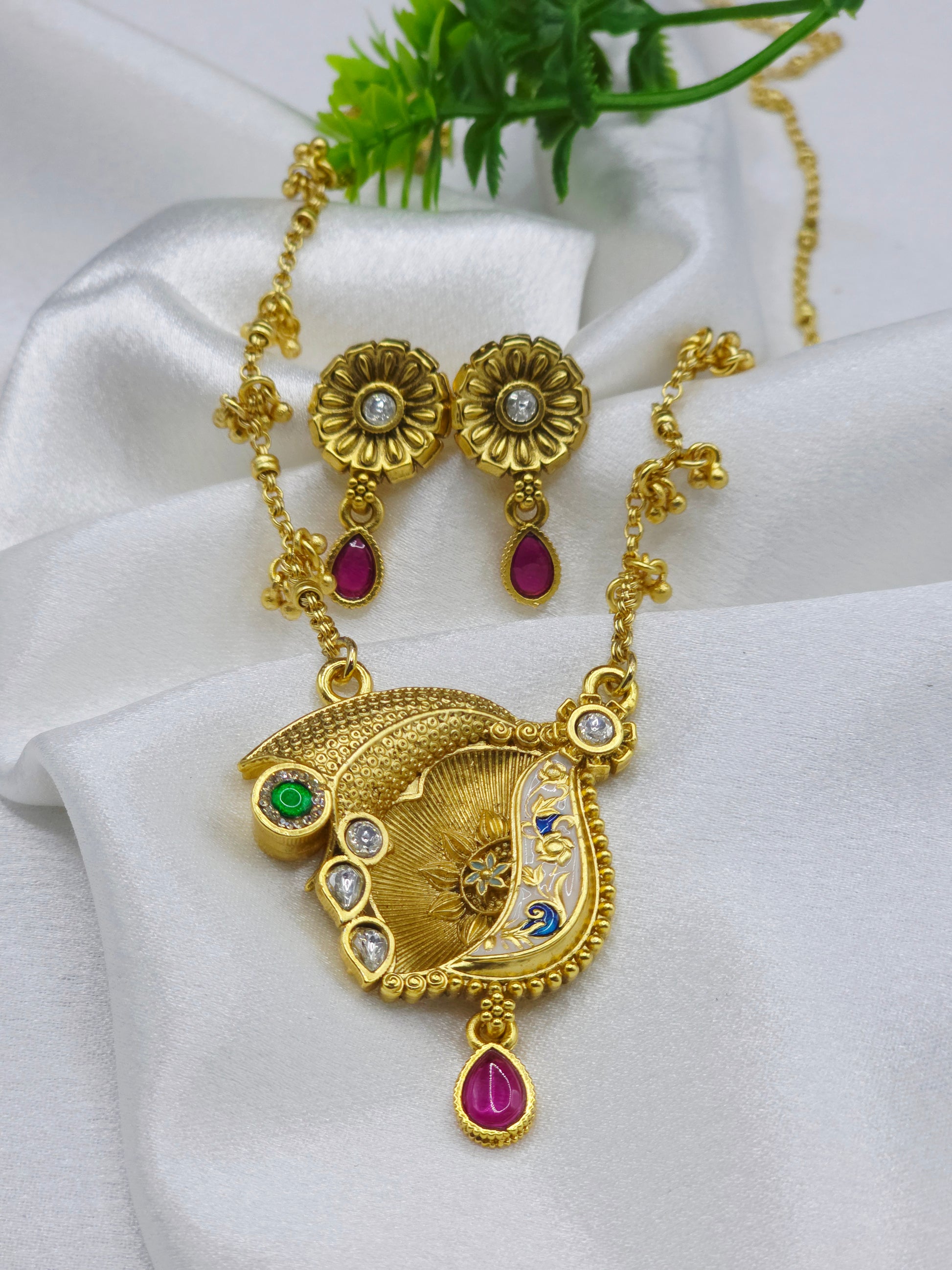 Pamela Swarovski Jadtar 18K Gold-Plated Chain-Pendant | Artisanal Jewellery - Artisanal Jewellery