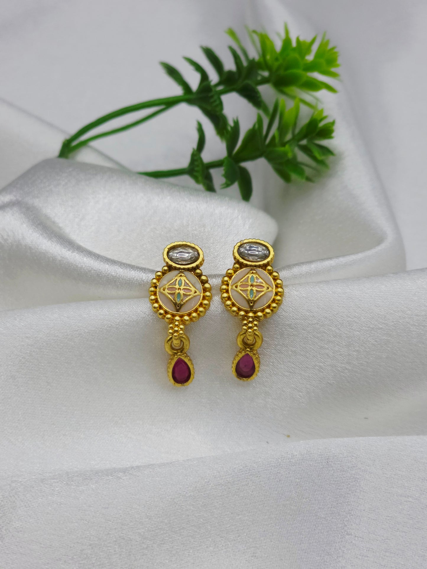 Dania Swarovski Jadtar 18K Gold-Plated Chain-Pendant | Artisanal Jewellery - Artisanal Jewellery