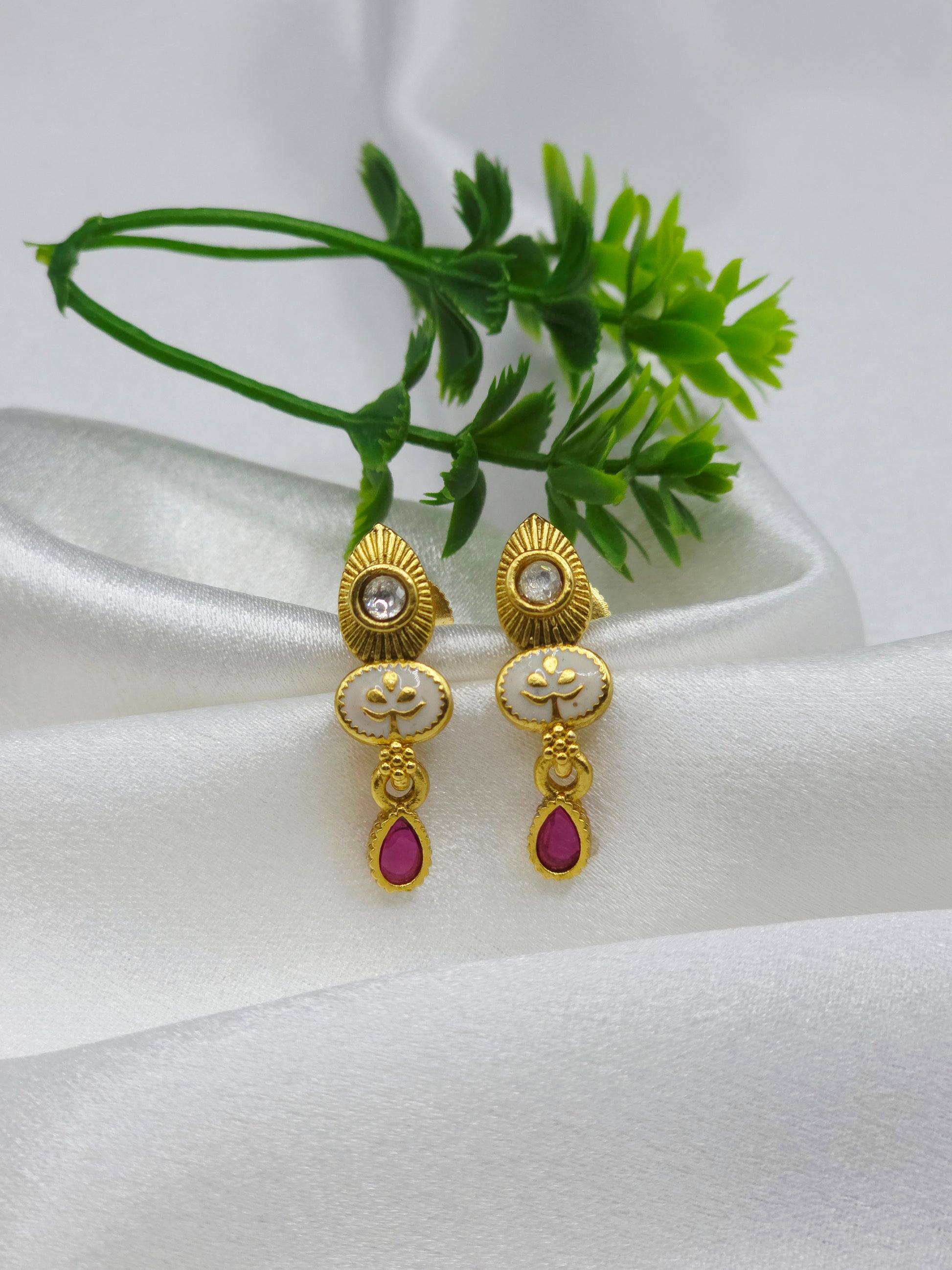 Ehais Swarovski Jadtar 18K Gold-Plated Chain-Pendant | Artisanal Jewellery - Artisanal Jewellery