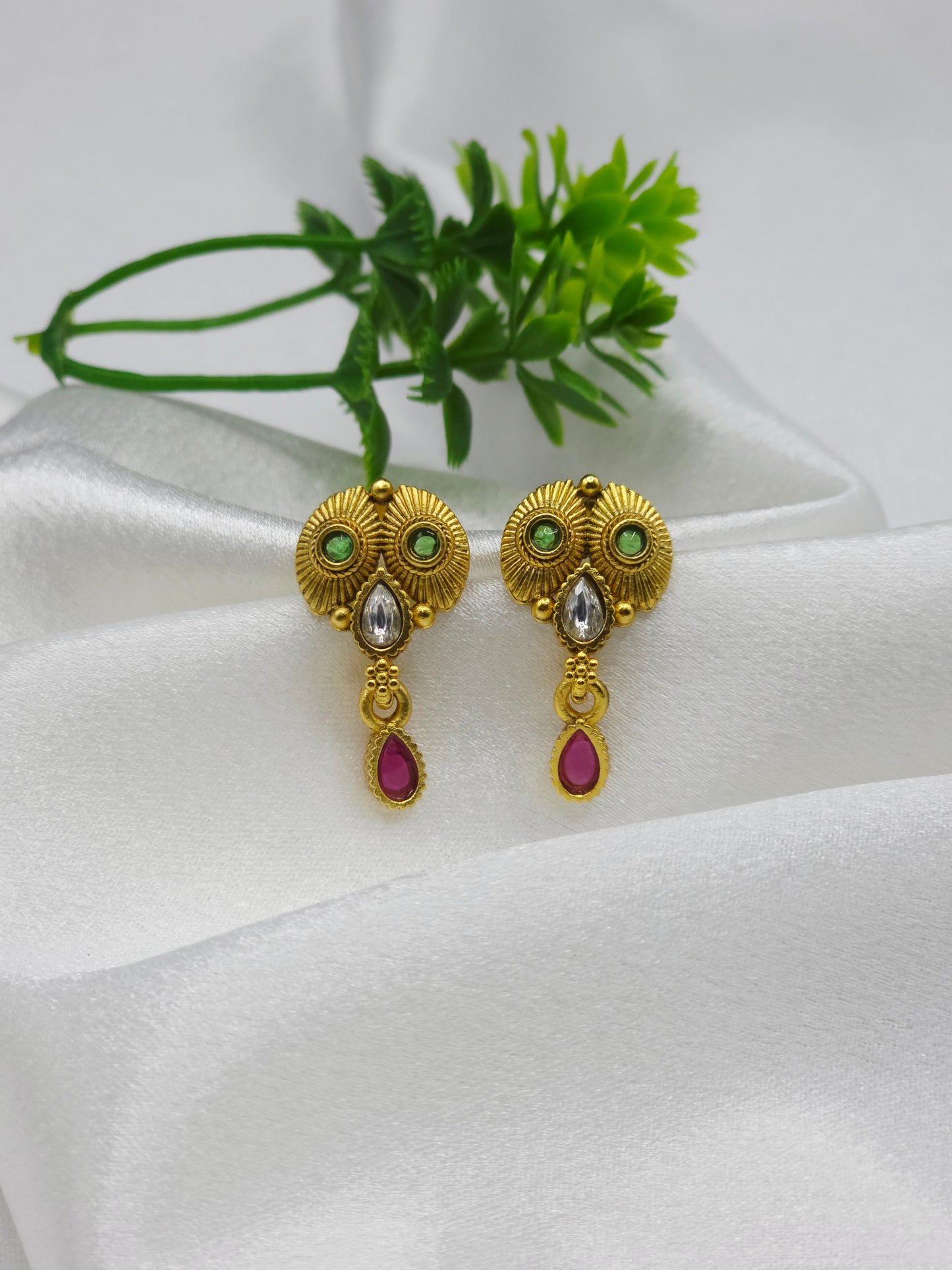 Ice Swarovski Jadtar 18K Gold-Plated Chain-Pendant | Artisanal Jewellery - Artisanal Jewellery