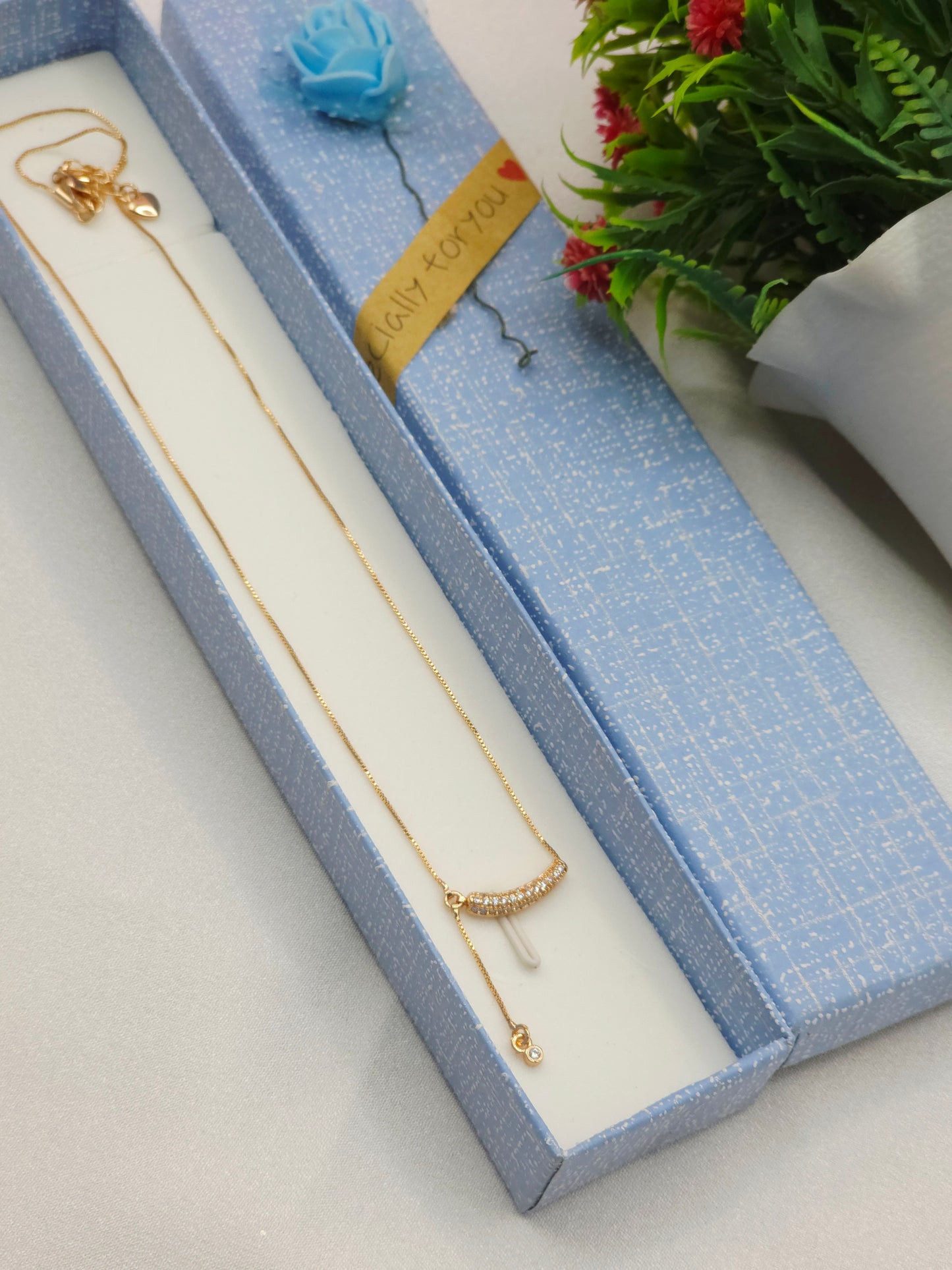 swaying rosegold plated Nacklace - Artisanal Jewellery