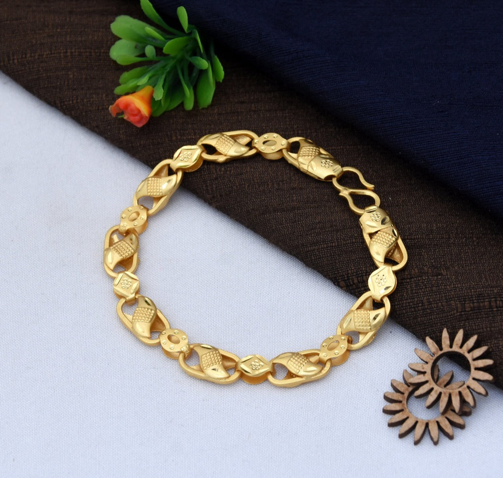 Kohli Exquisite Design Gold Plated Bracelet for Men