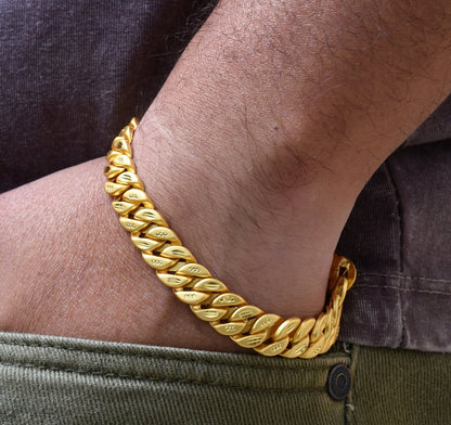 Glittering Pokal Gold Plated Cuban Bracelet for Men