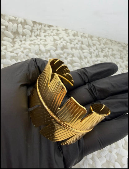 Gold Feather Cuff Bracelet – Elegant Minimal Leaf Designer Bangle for Women