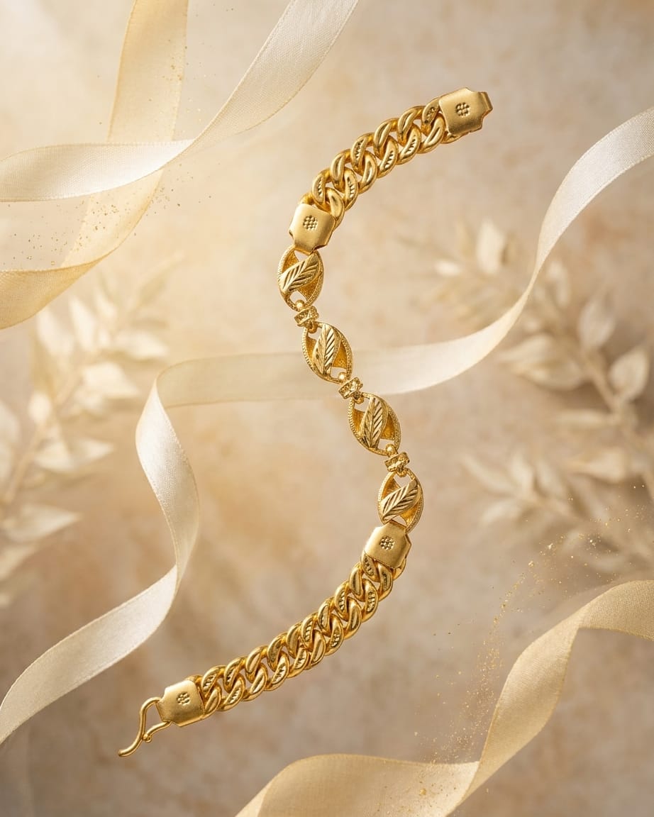 Royal Leaf Link Gold Bracelet
