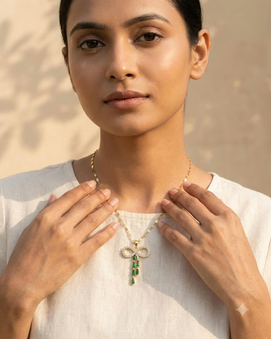 Elegant Green Crystal Bow Pendant Necklace