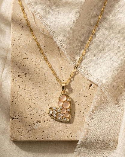 Elegant Pearl Heart Crystal Pendant Necklace