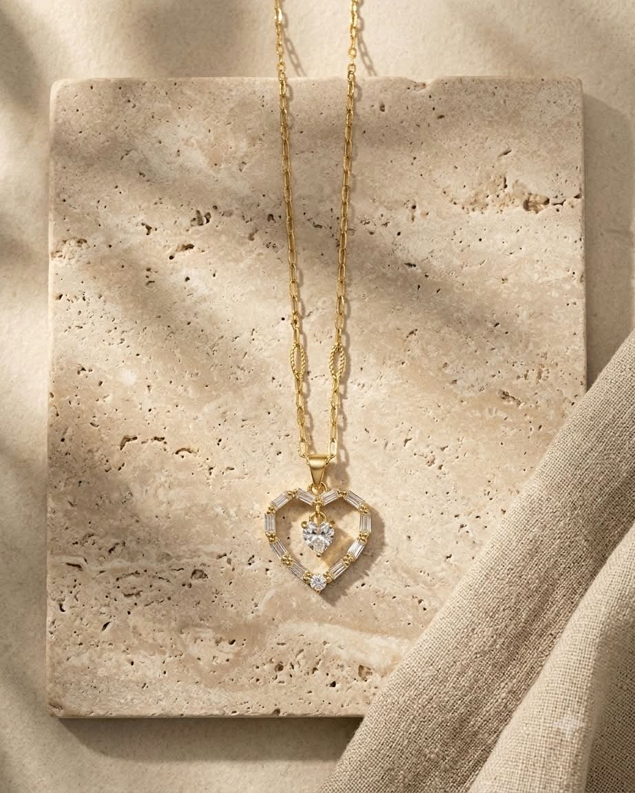 Elegant Heart Crystal Pendant Necklace