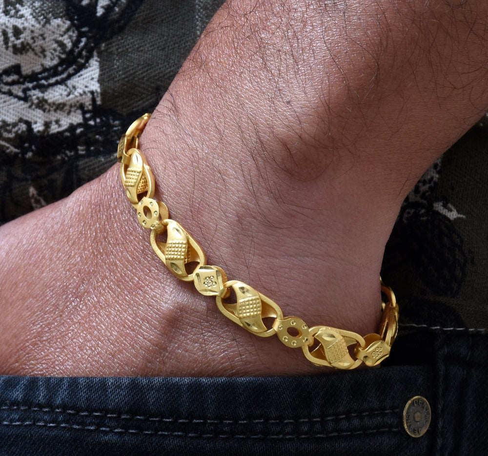 Kohli Exquisite Design Gold Plated Bracelet for Men