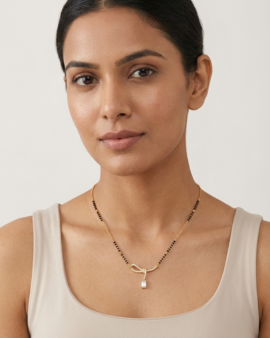 Elegant Diamond Knot Mangalsutra Necklace – Modern Gold & Black Bead Chain with Pendant | Minimal Bridal Jewellery