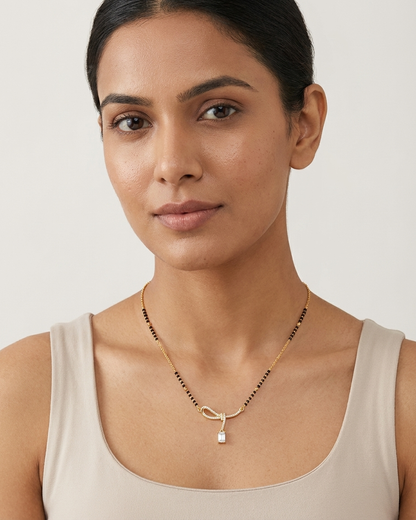 Elegant Diamond Knot Mangalsutra Necklace – Modern Gold & Black Bead Chain with Pendant | Minimal Bridal Jewellery