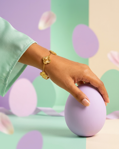 Gold Floral Charm Bracelet – Elegant Flower Link Bracelet for Women | Minimal Luxury Jewelry