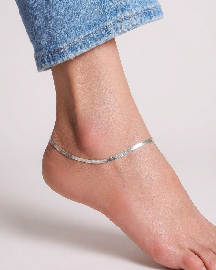 Minimal Silver Anklet – Elegant Flat Chain Anklet for Women