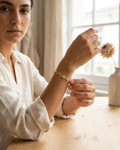 Tulip Crystal Bracelet – Elegant Gold Floral Vine Bracelet with Zircon Stones for Women
