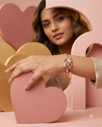 Rose Gold Elegant Eye-Shaped Charm Bracelet
