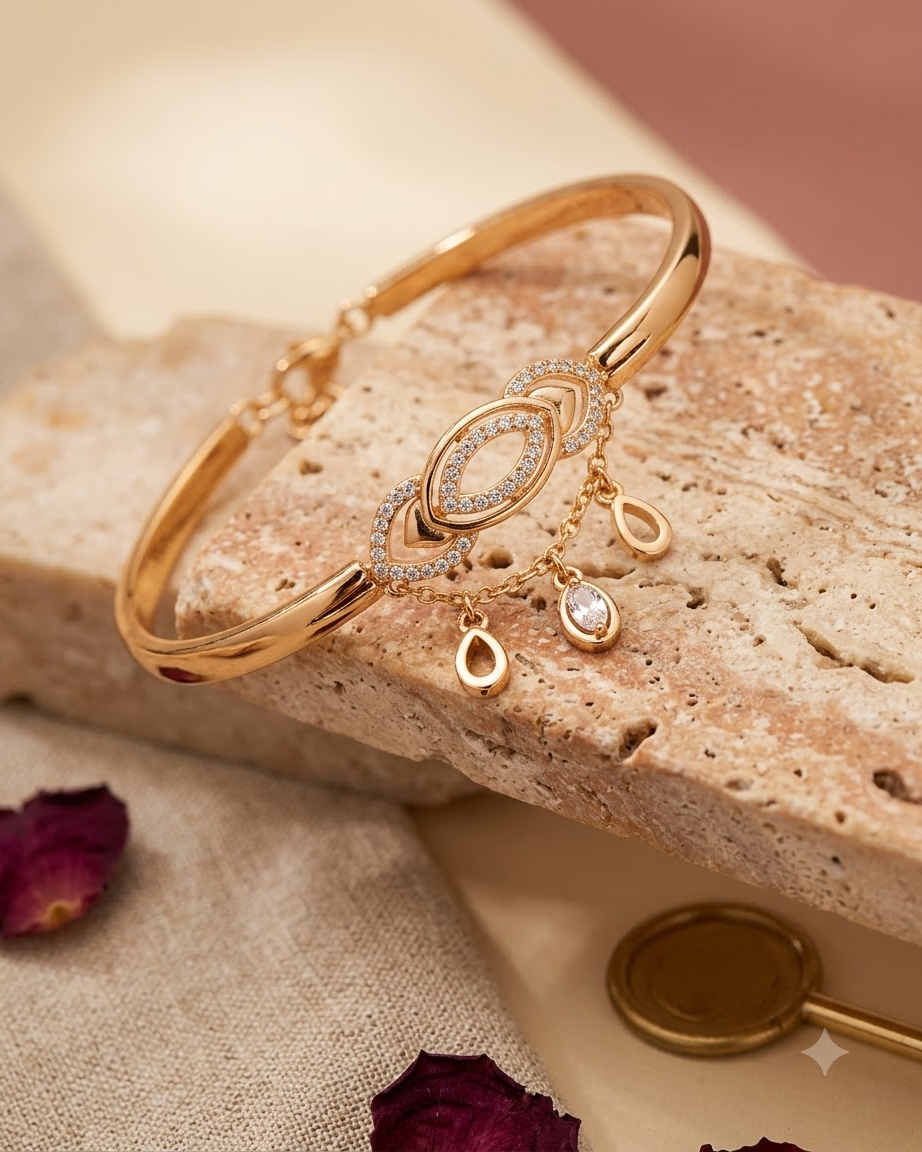 Rose Gold Elegant Eye-Shaped Charm Bracelet