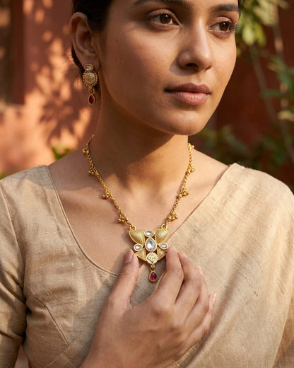 Dania Swarovski Jadtar 18K Gold-Plated Chain-Pendant | Artisanal Jewellery